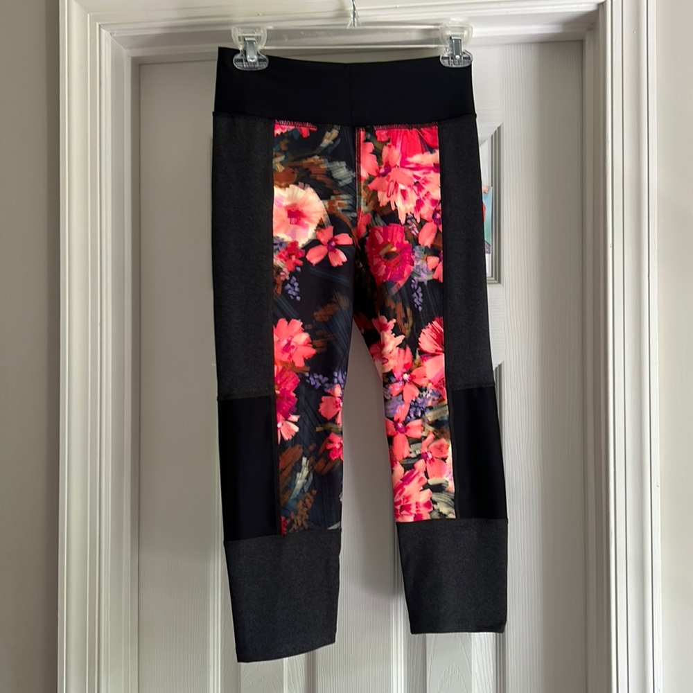 JoyLab print capri length leggings